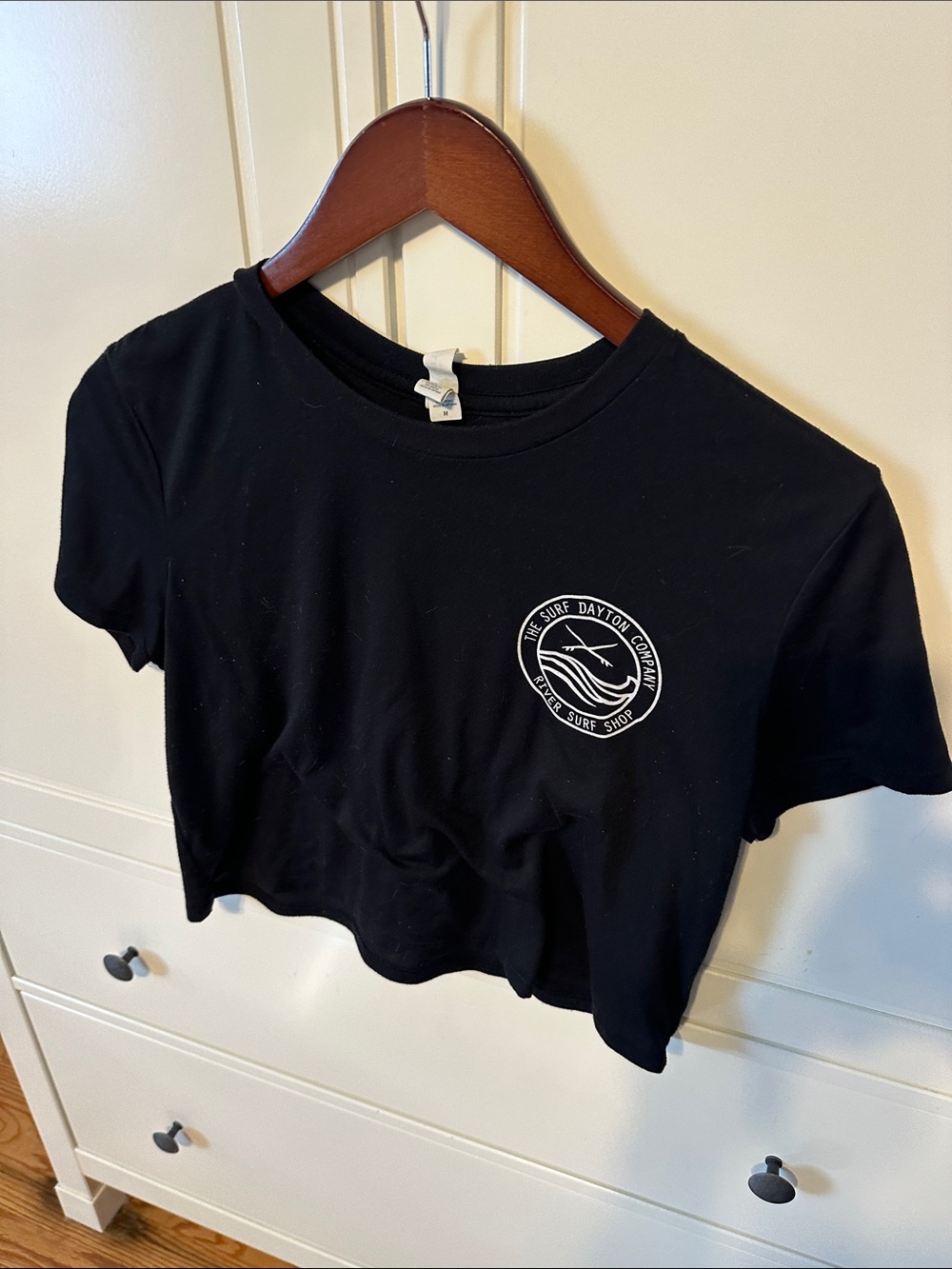 Black Crop Tee with Surf Logo - Unbranded